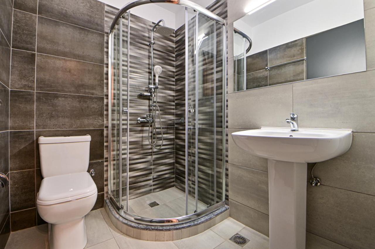 Modern Flat In The Heart Of Port Of Piraeus Apartment ภายนอก รูปภาพ