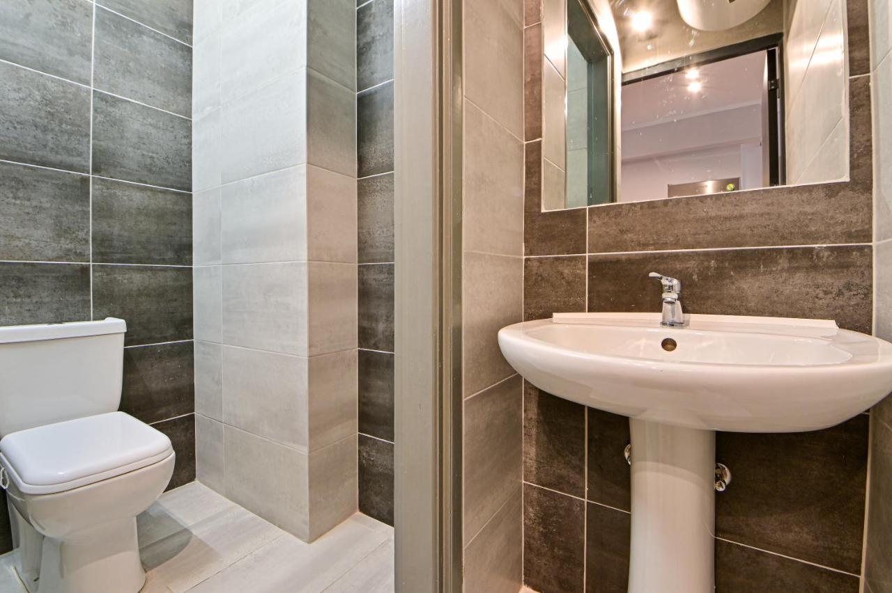 Modern Flat In The Heart Of Port Of Piraeus Apartment ภายนอก รูปภาพ
